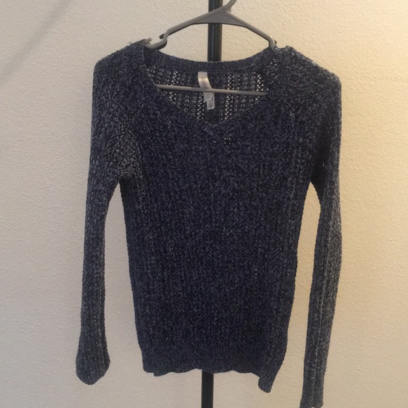 Sweater - Picture 1 of 2